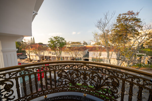 Căn Hộ Penthouse 2 Phòng Ngủ có Phòng Xông Hơi Riêng - View Núi + Phố